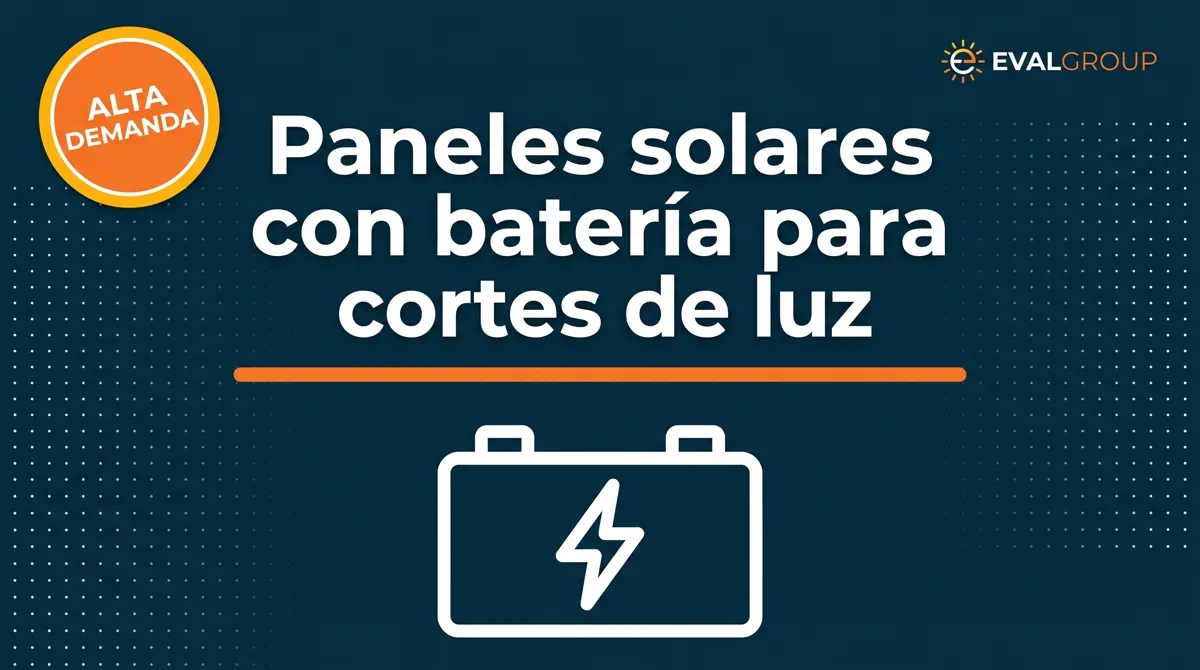 Sistema solar residencial con batería de litio instalada en muro exterior de casa en Colombia