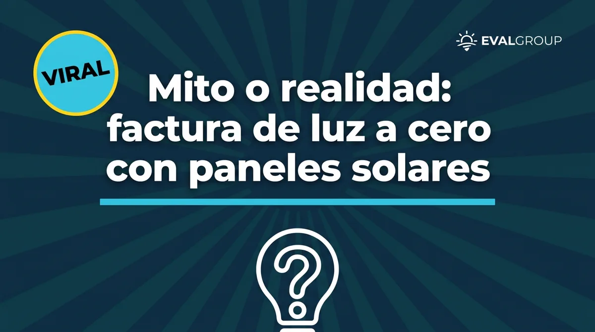Factura de energía colombiana con valor cero al lado de techo con paneles solares instalados